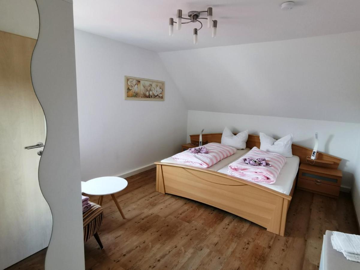 Ferienwohnung Martina Sinzing ภายนอก รูปภาพ