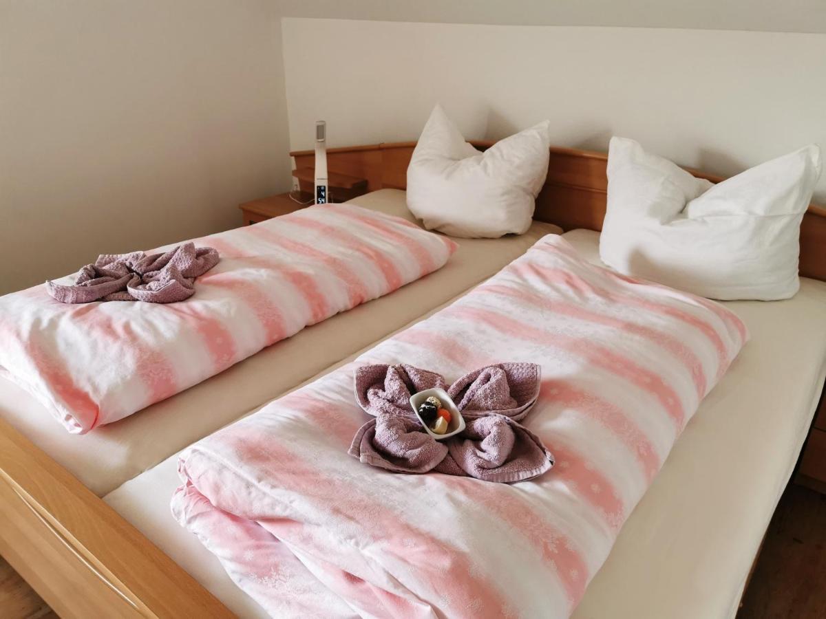 Ferienwohnung Martina Sinzing ภายนอก รูปภาพ
